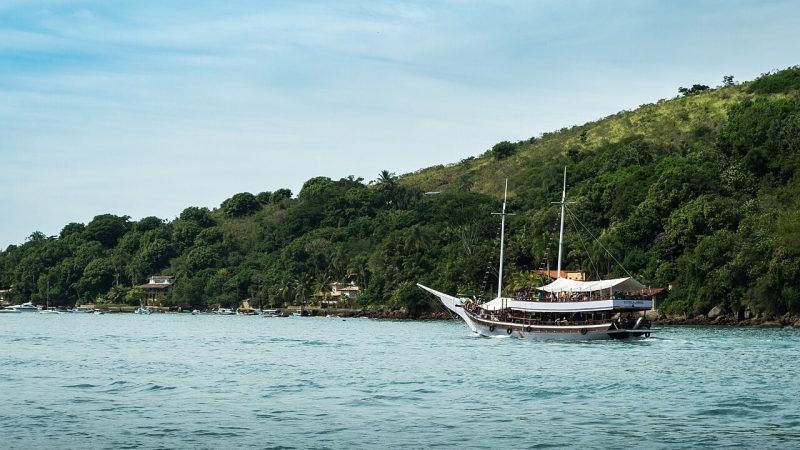Escuna em Paraty.